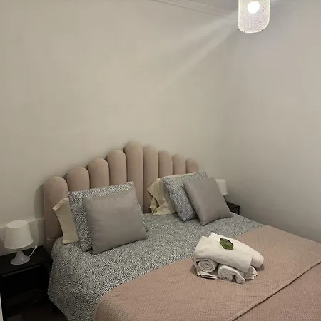 Quiet Street Alfama * Lisboa